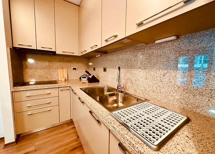 Sunrise Haven Center Apartamento Tirana